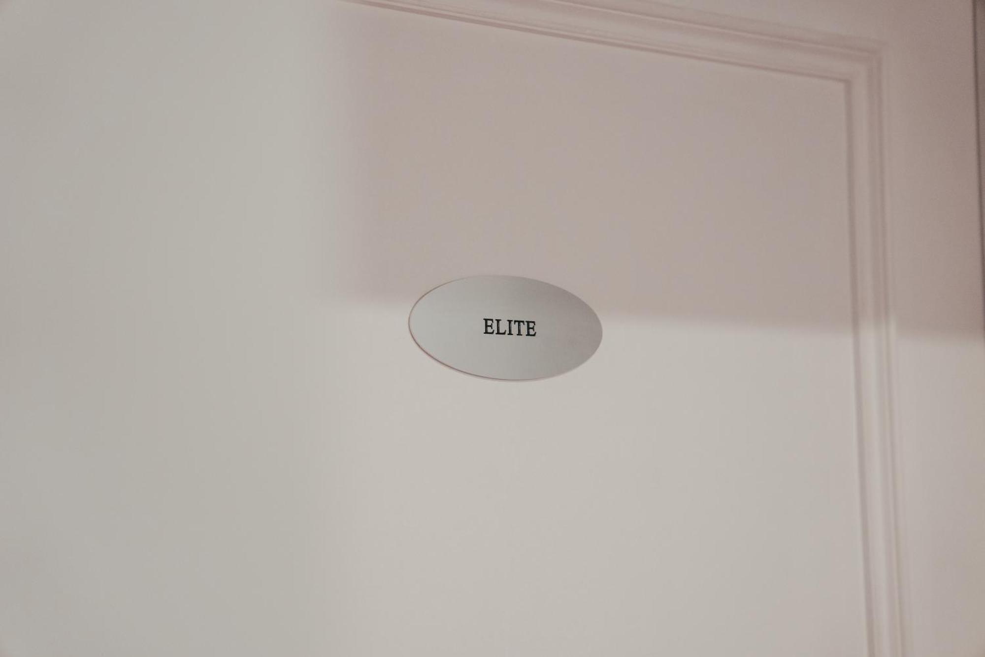 Hotel Casino Elite Quievrain Εξωτερικό φωτογραφία